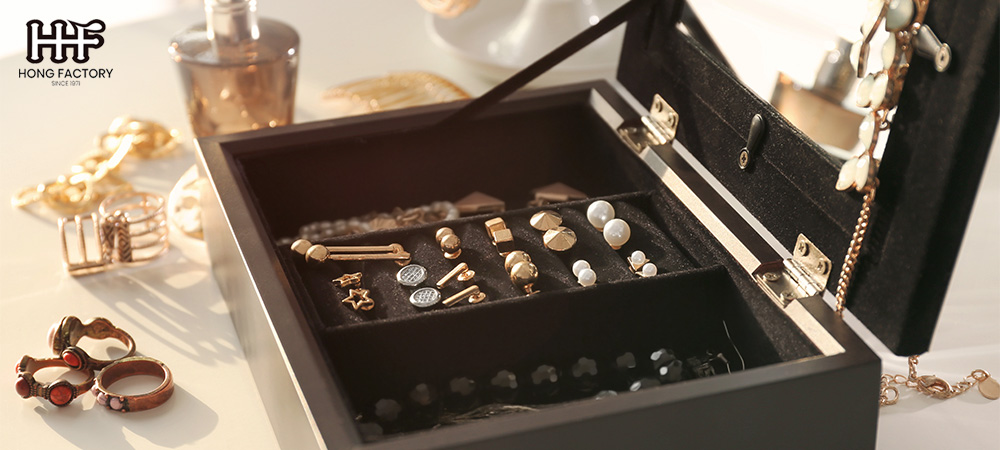 What is the Best Jewelry Organizer out there?